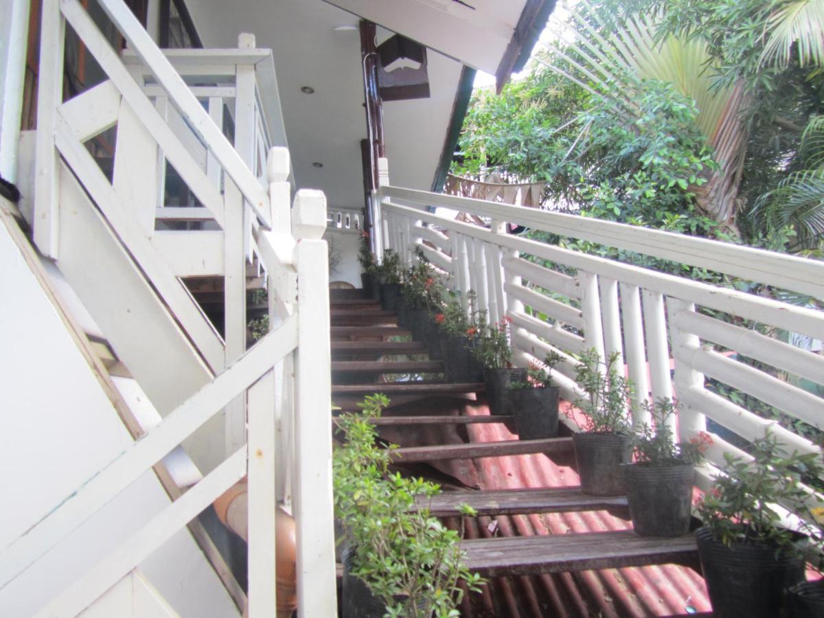 Islandfront Cottages And Restaurant El Nido Exterior photo
